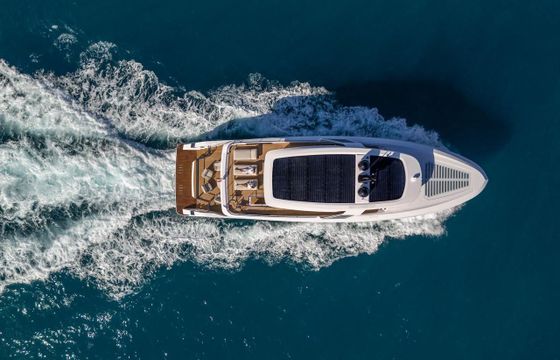 Ferretti Infynito 90
