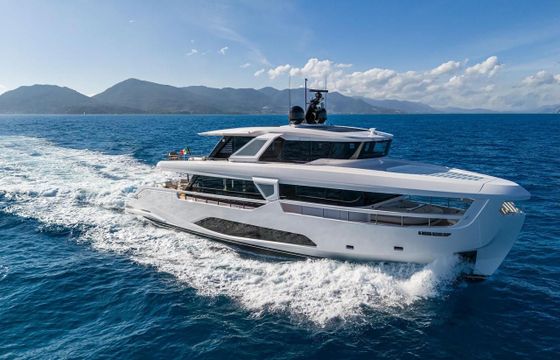Ferretti Infynito 90