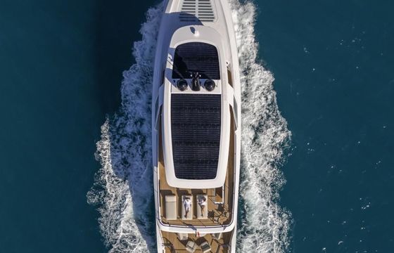 Ferretti Infynito 90