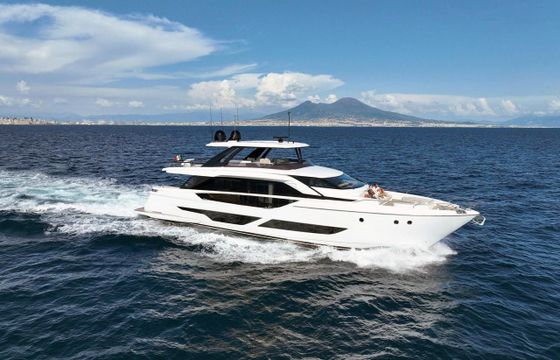 Ferretti 860