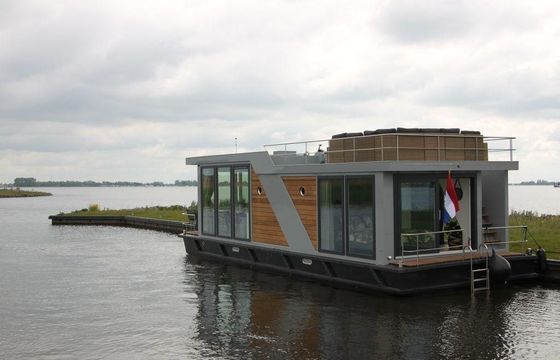 Houseboat Friesland 12.75 X 4.50 (inboar