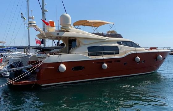 Ferretti Altura 690
