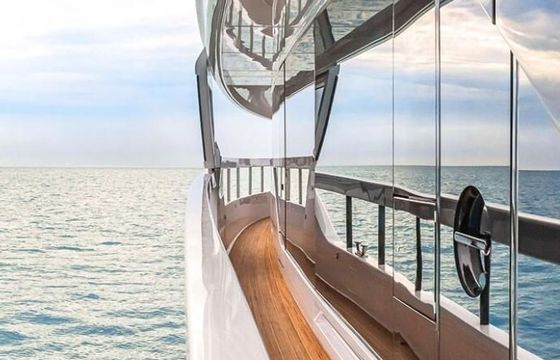 Ferretti INFYNITO 90