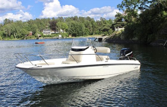 Boston Whaler 210 Dauntless