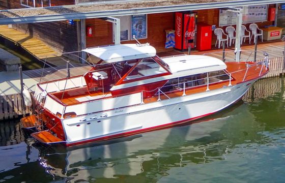 Swiss Craft Sedan Express Cruiser 9.60m
