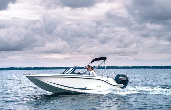 Quicksilver 525 aXess/Mercury 8CV injection/prêt à n