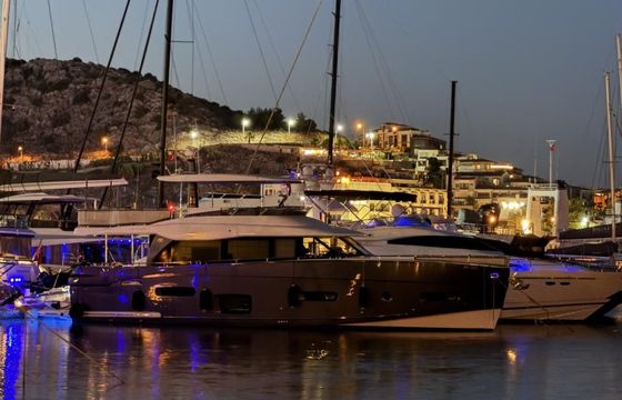 Azimut Magellano 66