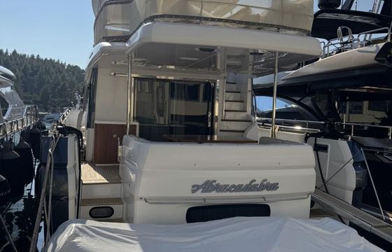 Azimut Magellano 66