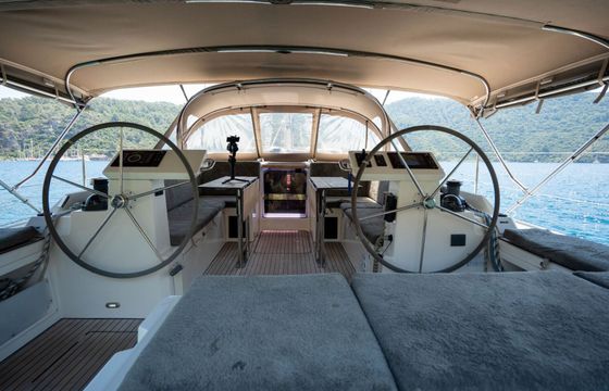 Sailboat Bavaria C45 Style 13m