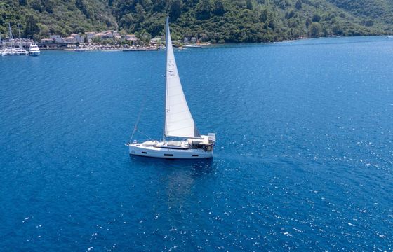 Sailboat Bavaria C45 Style 13m