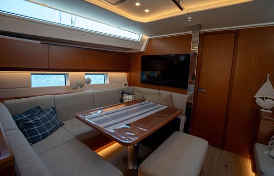 Sailboat Bavaria C45 Style 13m