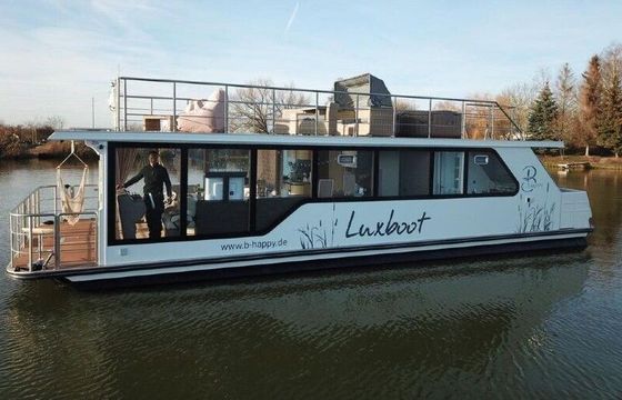 Houseboat Luxboot BT02