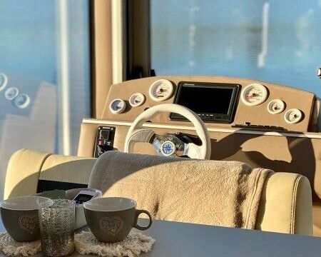 Houseboat Luxboot BT02