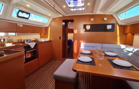Sailboat Bavaria Cruiser 46 13.9m