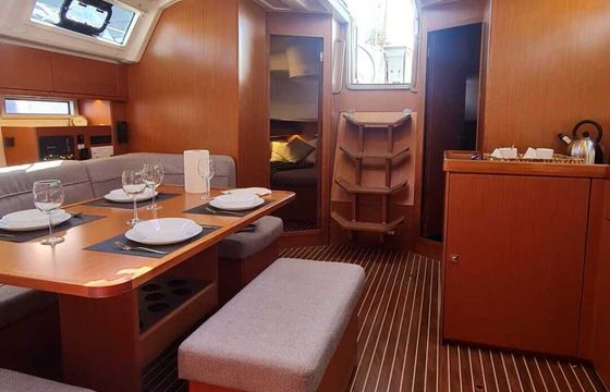 Sailboat Bavaria Cruiser 46 13.9m