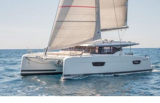 Catamaran Fountaine Pajot Astréa 42 12.58m