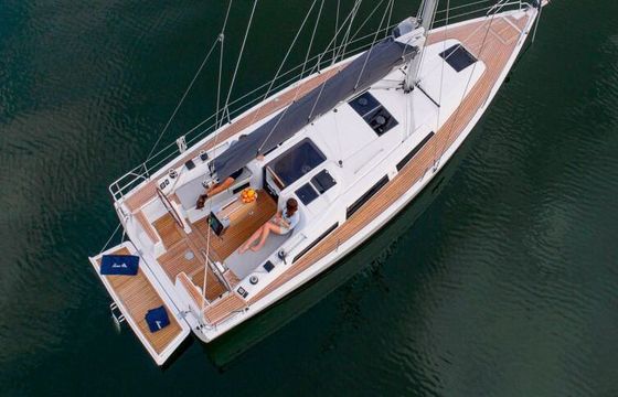 Sailboat Hanse 348 10.4m