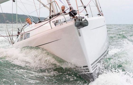 Sailboat Hanse 348 10.4m
