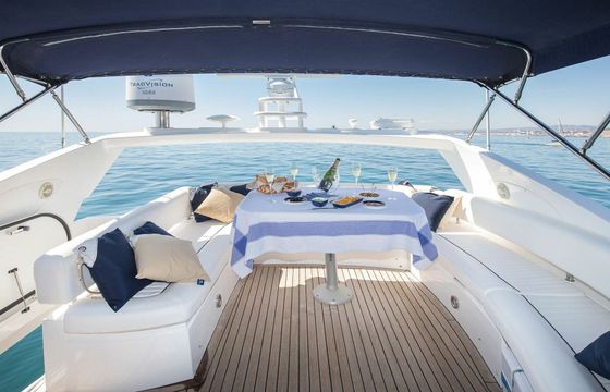 Motor yacht Sunseeker Manhattan 66 | TAPIA BAY 1100hp