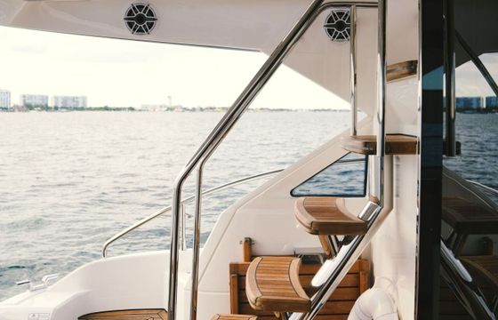Motor yacht Fairline Squadron 50ft 1100hp