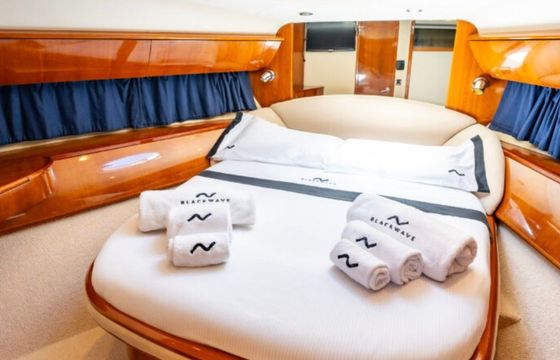 Motorboat Princess V58 800hp