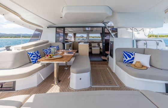 Catamaran Fountaine Pajot New 44 13.26m