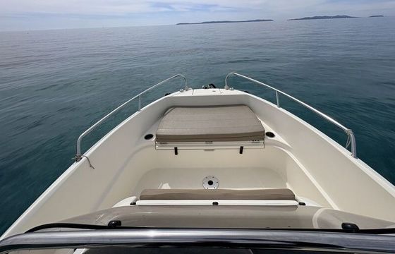 Motorboat Quicksilver Activ 555 Open 100hp