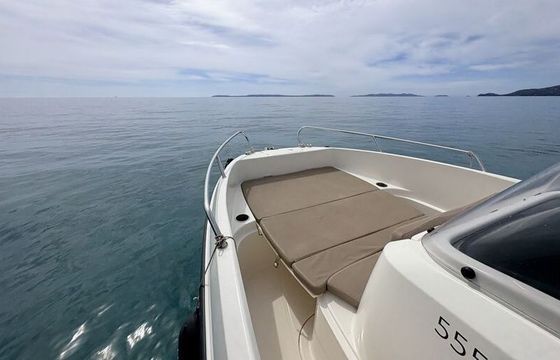 Motorboat Quicksilver Activ 555 Open 100hp