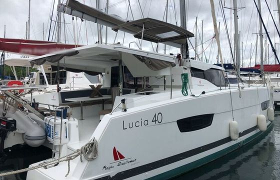Catamaran FOUNTAINE PAJOT LUCIA 40 11.73m