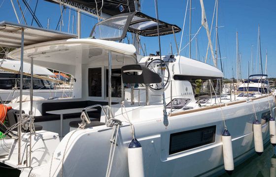 Catamaran Lagoon-Bénéteau Lagoon 40 - 3 + 2 cab 11m