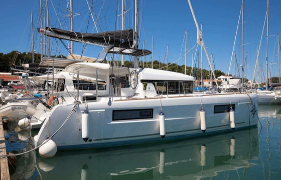 Catamaran Lagoon-Bénéteau Lagoon 40 - 3 + 2 cab 11m
