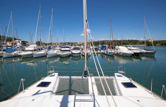 Catamaran Lagoon-Bénéteau Lagoon 40 - 3 + 2 cab 11m