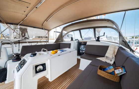 Sailboat Jeanneau Sun Odyssey 490 14.42m