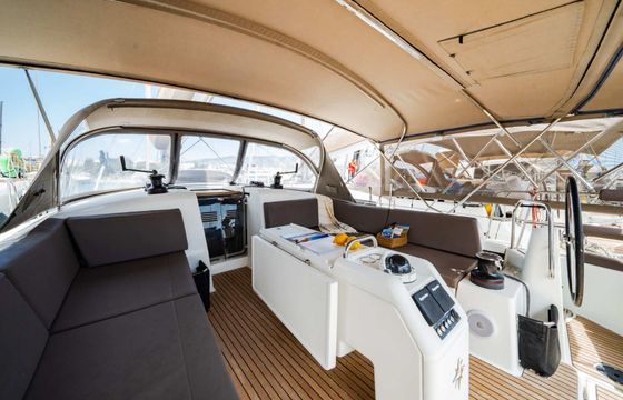 Sailboat Jeanneau Sun Odyssey 490 14.42m