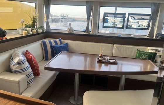 Catamaran Lagoon 42 12.8m