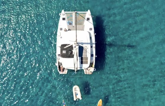 Catamaran Lagoon 42 12.8m
