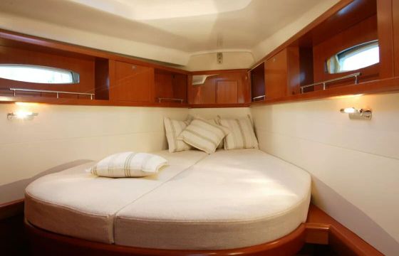 Sailboat Beneteau Oceanis 48 14.6m