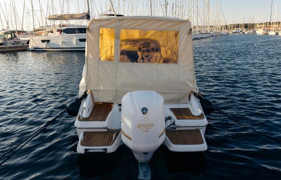 Motorboat Sessa Keylargo 24 250hp