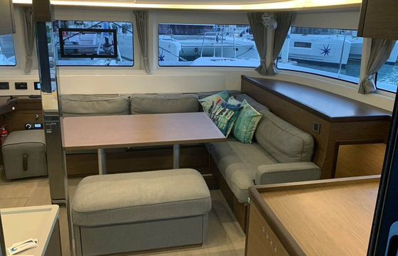 Catamaran Lagoon-Bénéteau Lagoon 46 - 4 + 2 cab. 13m