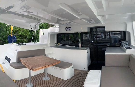Catamaran Lagoon-Bénéteau Lagoon 46 - 4 + 2 cab. 13m