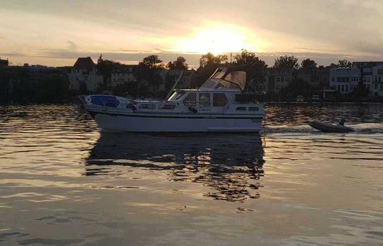 Motorboat Private Bootsausflüge Potsdam Hooveld 1050AK, Werft „Maasland Jachtbouw 95hp