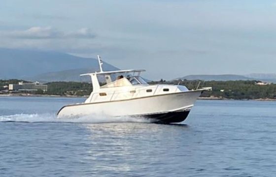 Motorboat Michanokinito Skafos "Irene" 300hp