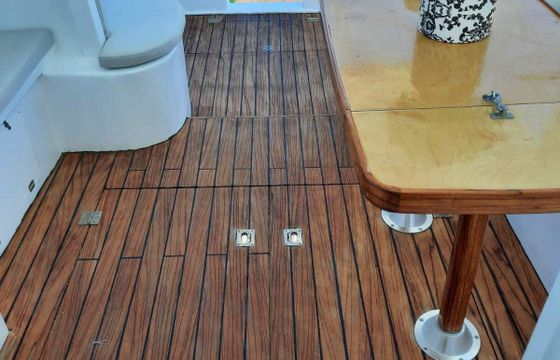 Motorboat Michanokinito Skafos "Irene" 300hp