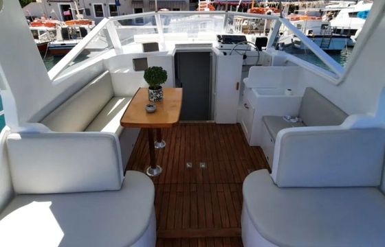 Motorboat Michanokinito Skafos "Irene" 300hp