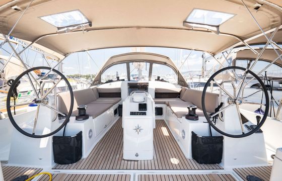 Sailboat Jeanneau Sun Odyssey 440 13.39m