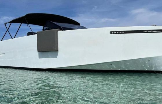 Motorboat De Antonio Yachts 33