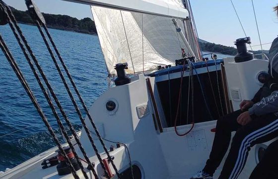 Sailboat Jeanneau 35 10.6m