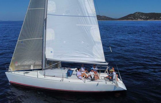 Sailboat Jeanneau 35 10.6m