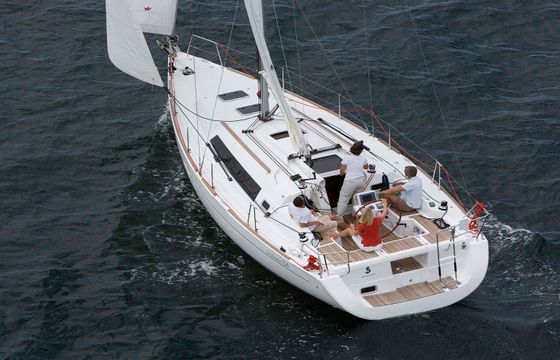 Sailboat Beneteau Oceanis 34 10m