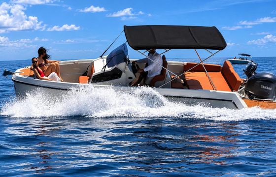 Motorboat Protagon Space 25 300hp